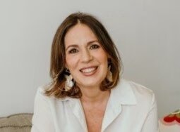 <em><strong>Eszter Nagy</strong></em>